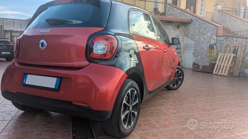 Usata Smart ForFour Passion 71 CV (52 kW) 2015 Rosso Utilitaria
