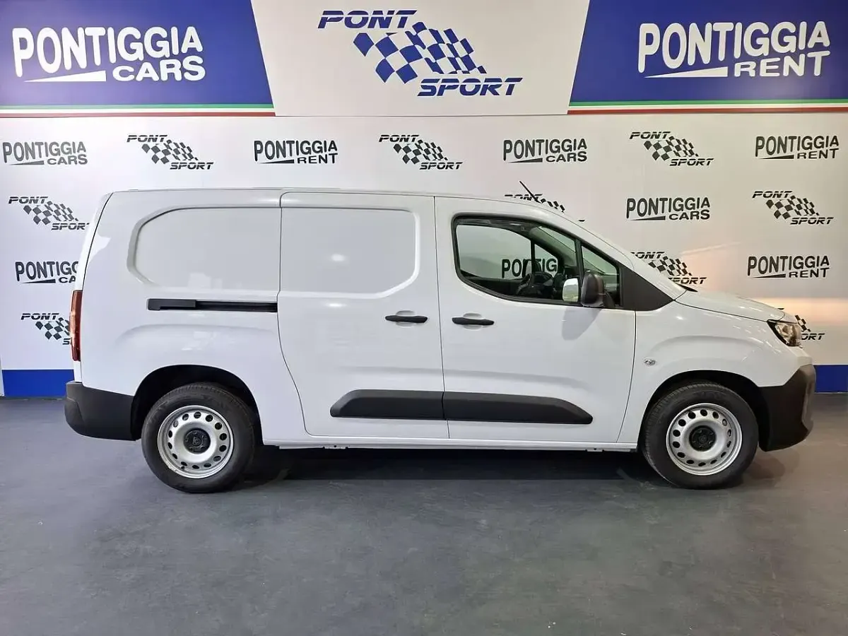 Nuova Peugeot Partner 101 CV (74 kW) 2026 Bianco icy Monovolume