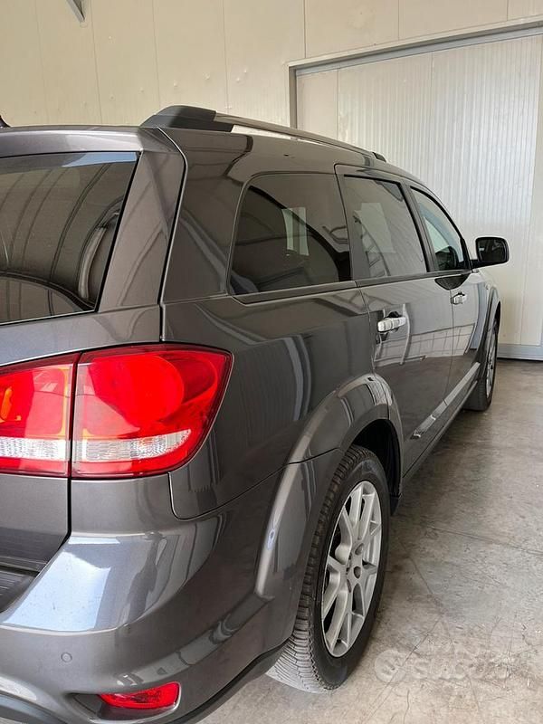 Usata Fiat Freemont 140 CV (102 kW) 2015 Grigio SUV