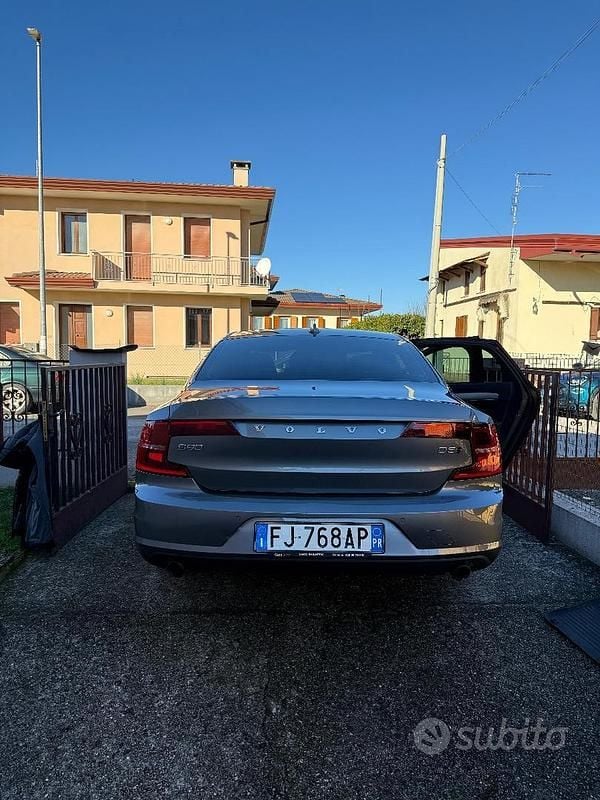 Usata Volvo S90 235 CV (172 kW) 2017 Marrone Berlina