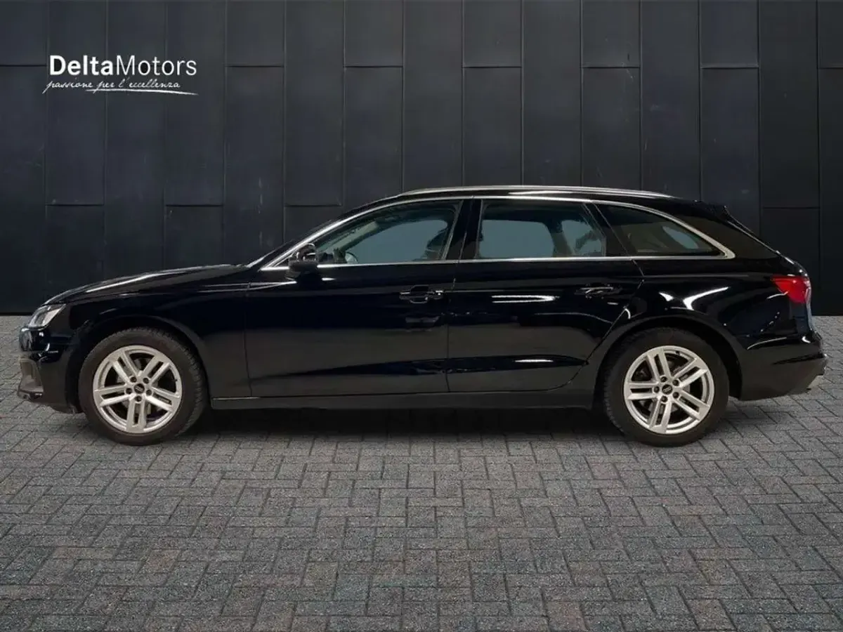 Usata Audi A4 Business 163 CV (119 kW) 2024 Nero metallizzato Station wagon