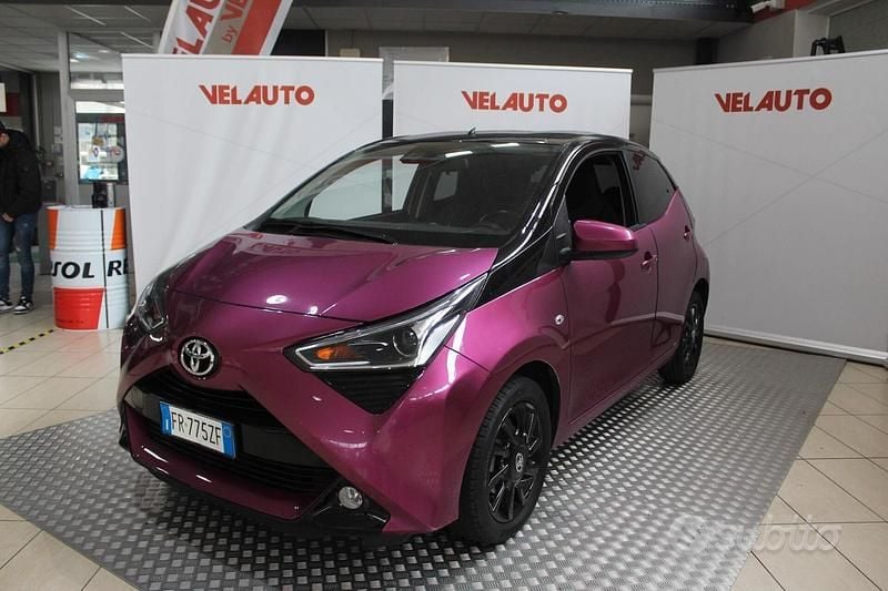 Usata Toyota Aygo Trend 72 CV (52 kW) 2018 Lilla Utilitaria