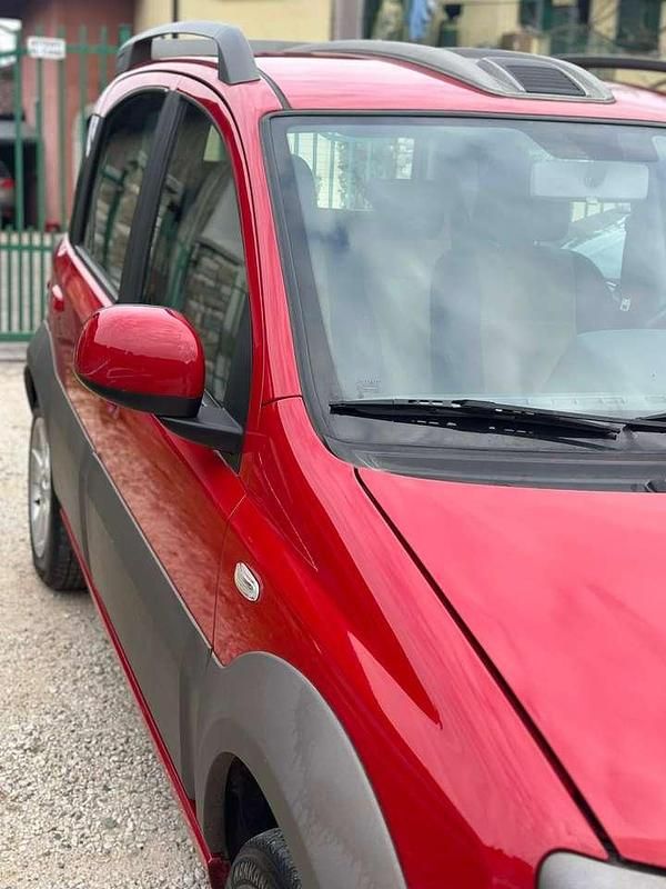 Usata Fiat Panda 4x4 Climbing 75 CV (55 kW) 2011 Rosso Utilitaria