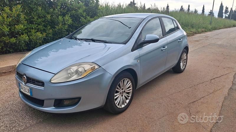 Usata Fiat 1600 120 CV (88 kW) 2009 Blu Berlina