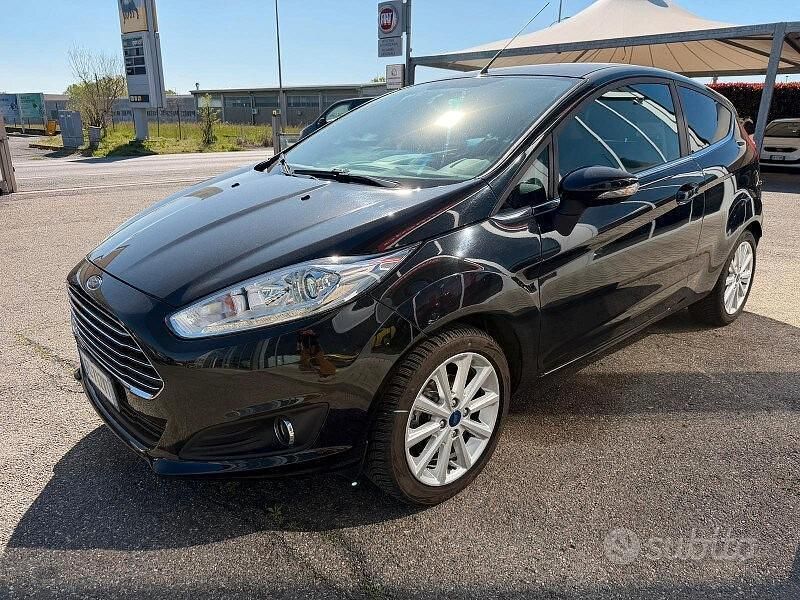 Usata Ford Fiesta Titanium 101 CV (74 kW) 2016 Nero Berlina