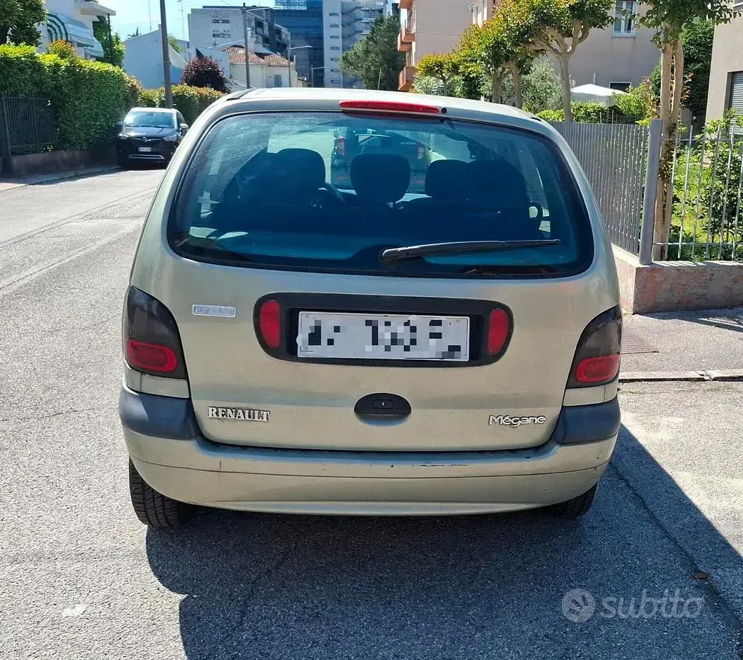 Usata Renault Mégane 90 CV (66 kW) 1998 Verde Monovolume
