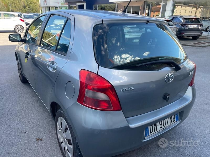 Usata Toyota Yaris Sol 69 CV (50 kW) 2008 Other Berlina