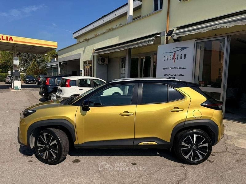 Begagnad Toyota Yaris Cross Edition 116 HK (85 kW) 2021 Guld SUV