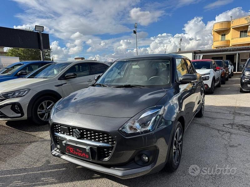 Usata Suzuki Swift 83 CV (61 kW) 2024 Grigio scuro Utilitaria