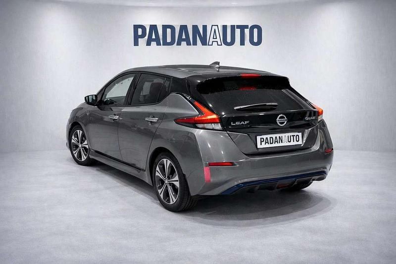 Usata Nissan Leaf Acenta 89 kW (122 CV) 2022 Grigio Utilitaria