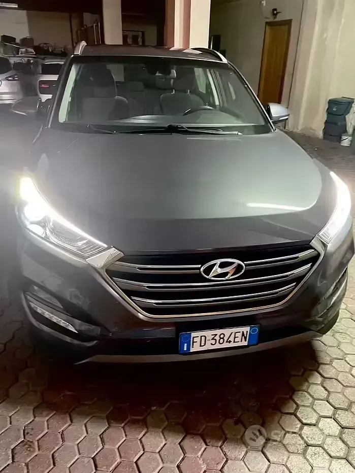 Usata Hyundai Tucson 116 CV (85 kW) 2016 Grigio SUV