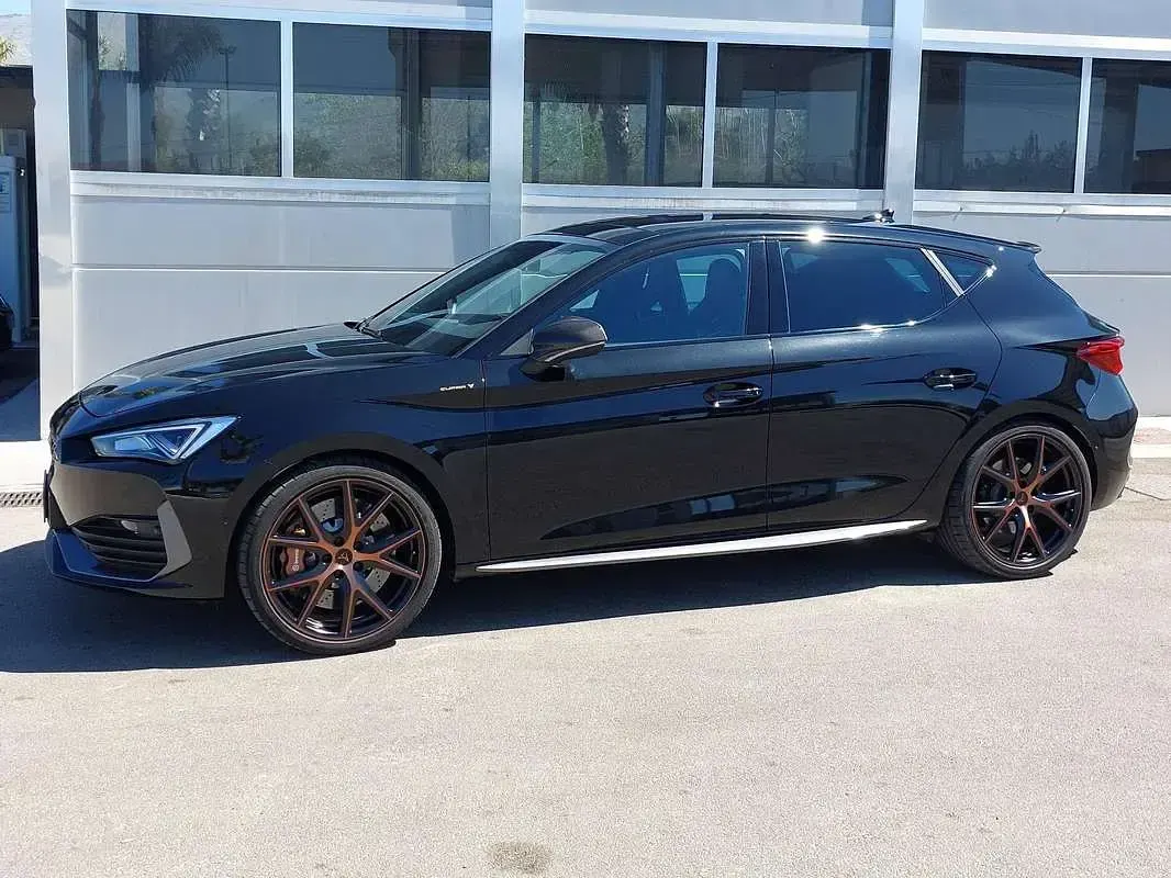 Usata Cupra Leon VZ 300 CV (220 kW) 2022 Berlina