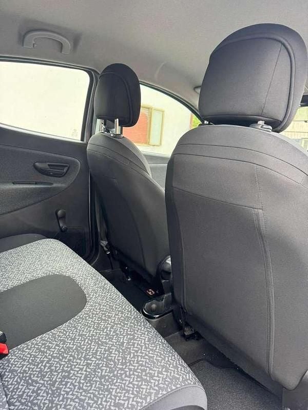 Usata Lancia Ypsilon Gold 69 CV (50 kW) 2022 Other Utilitaria