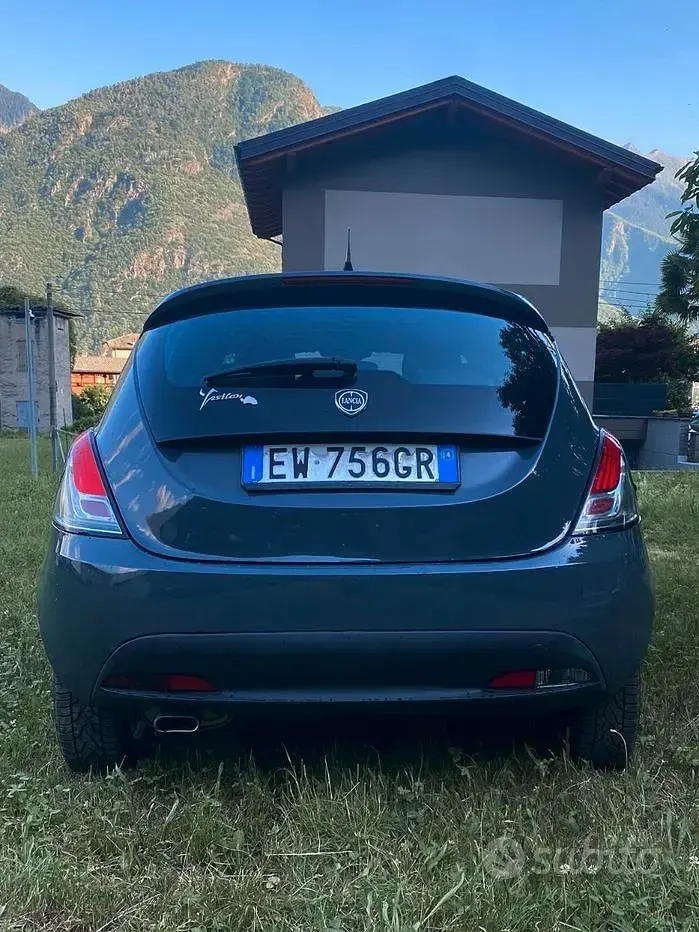 Usata Lancia Ypsilon S 69 CV (50 kW) 2014 Grigio Utilitaria