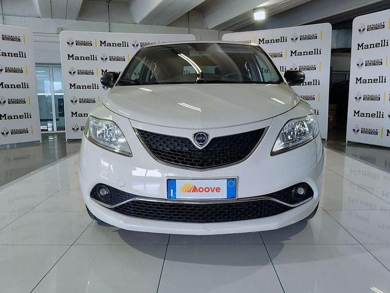 Usata Lancia Ypsilon Gold 69 CV (50 kW) 2016 Bianco Utilitaria