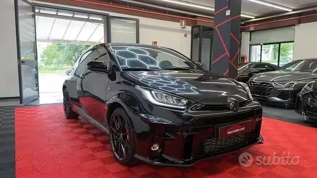 Usata Toyota Yaris 261 CV (191 kW) 2024 Nero Utilitaria