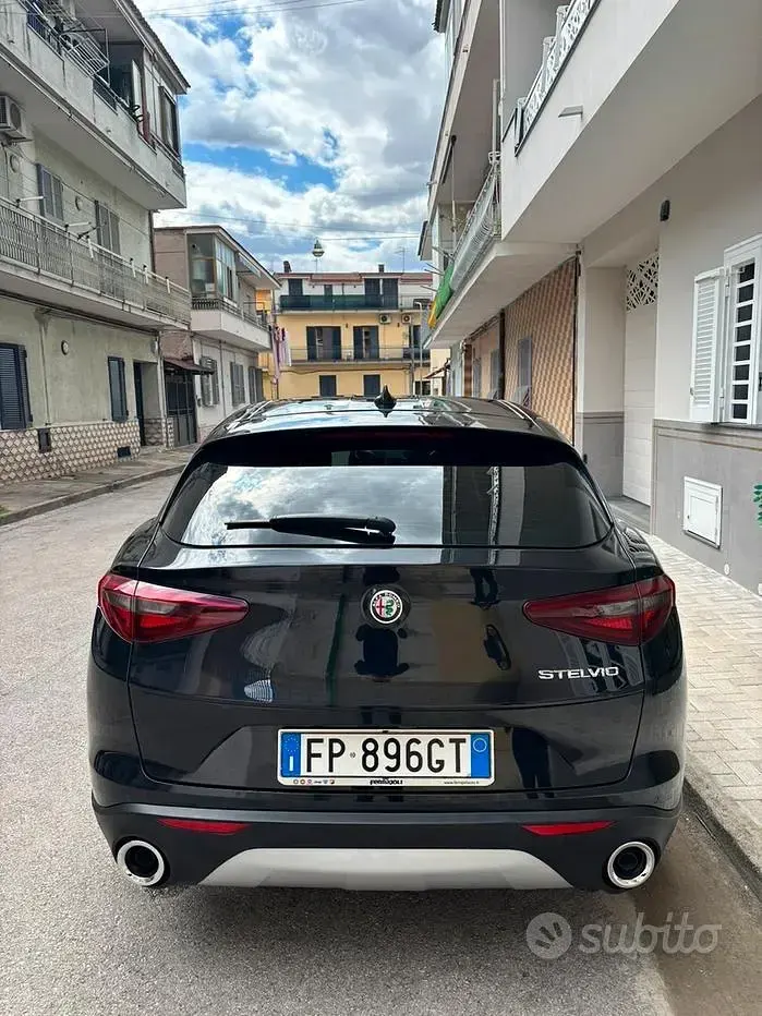 Usata Alfa Romeo Stelvio Executive 180 CV (132 kW) 2018 Nero SUV