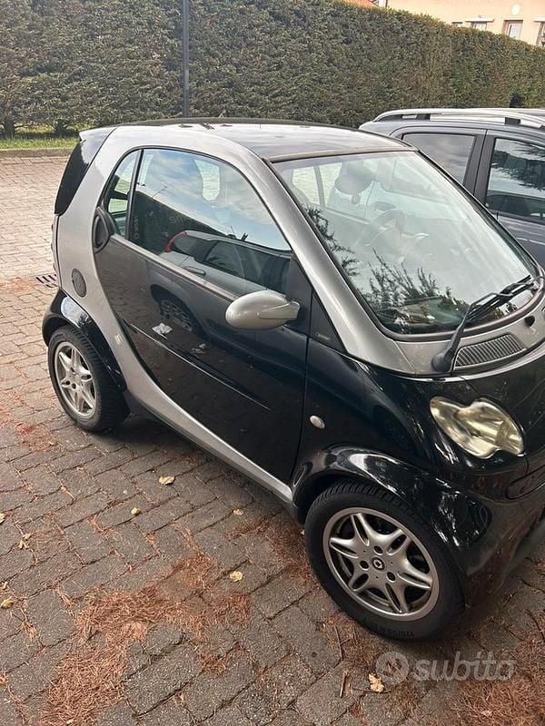 Usata Smart ForTwo Coupé 61 CV (44 kW) 2004 Nero Coupé
