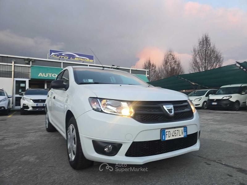 Usata Dacia Sandero 90 CV (66 kW) 2016 Bianco Utilitaria