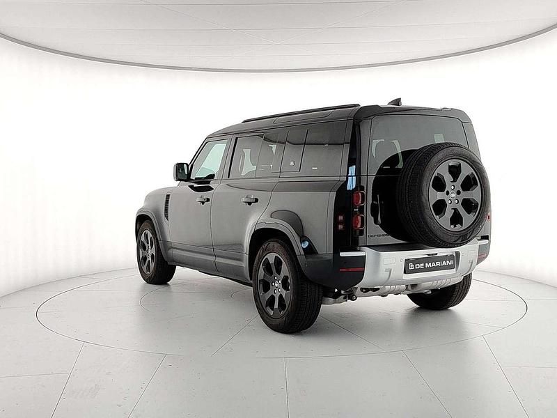 Usata Land Rover Defender SE 249 CV (183 kW) 2024 Santorini black SUV