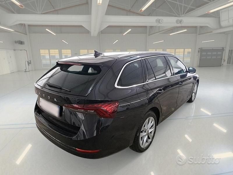Usata Skoda Octavia G-TEC Executive 130 CV (95 kW) 2022 Grigio Station wagon