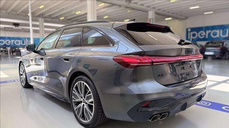 Nuova Audi A5 S-Line 204 CV (150 kW) 2025 Grigio metallizzato Station wagon