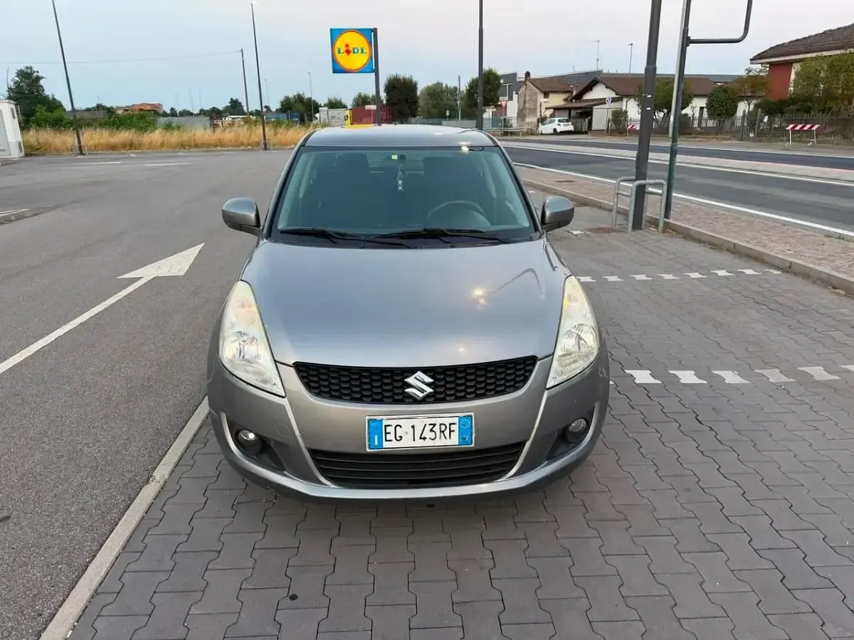 Usata Suzuki Swift GL 94 CV (69 kW) 2011 Argento Utilitaria