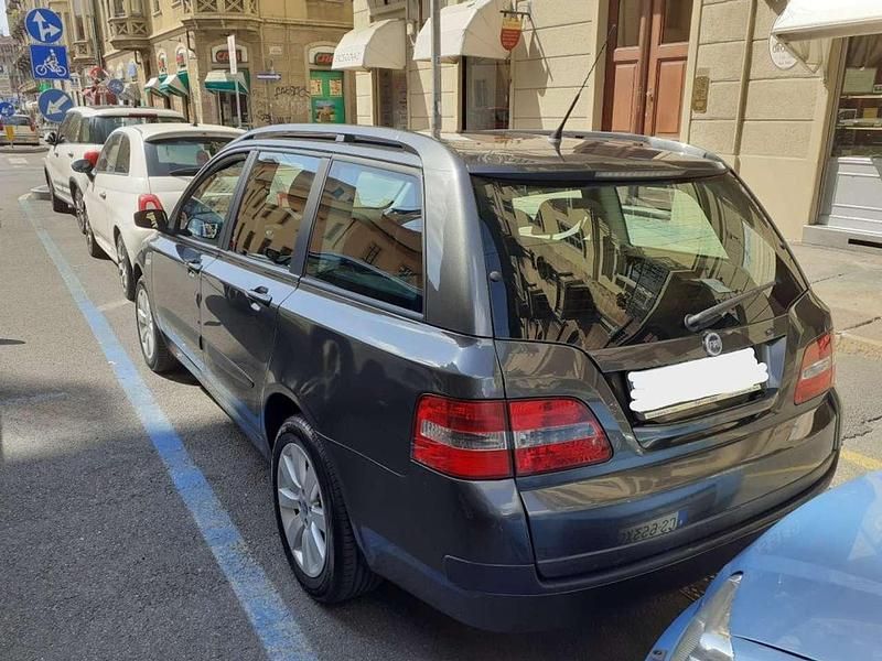 Usata Fiat Stilo Dynamic 103 CV (75 kW) 2001 Grigio Utilitaria