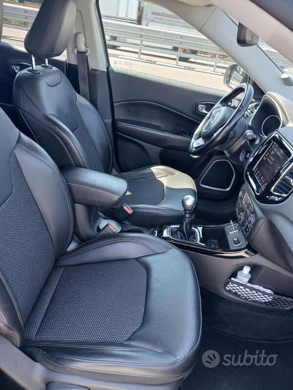 Usata Jeep Compass Limited 120 CV (88 kW) 2019 Grigio SUV