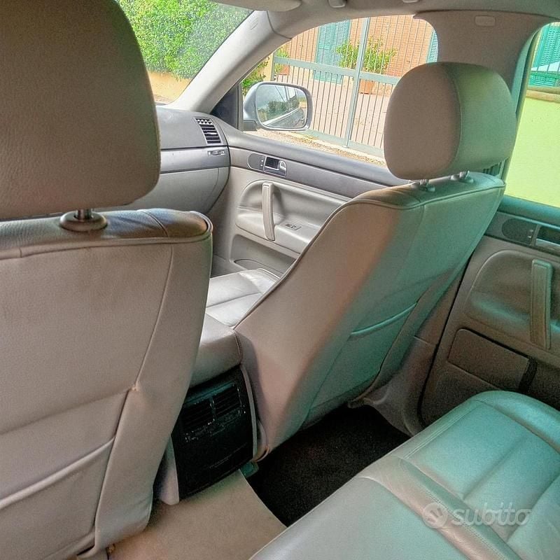 Usata VW Touareg 174 CV (127 kW) 2005 Grigio SUV