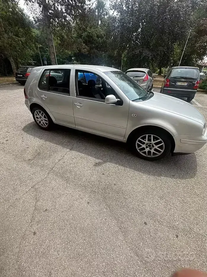 Usata VW Golf IV 105 CV (77 kW) 2001 Grigio Berlina