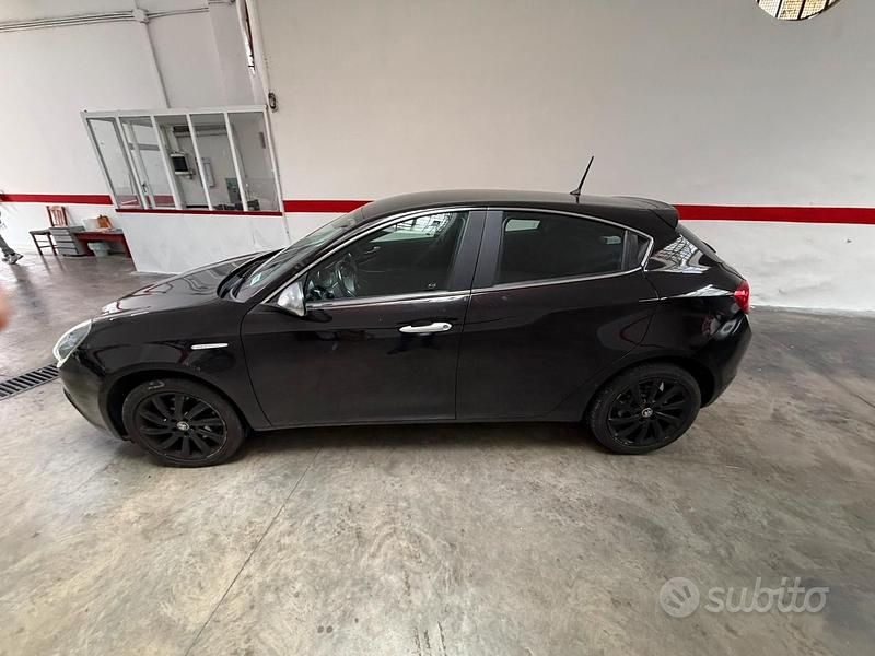 Usata Alfa Romeo Giulietta 175 CV (128 kW) 2016 Nero Utilitaria