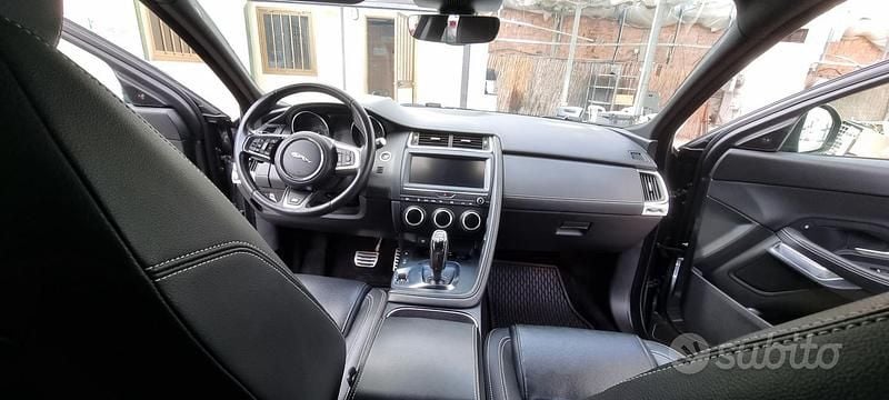 Usata Jaguar E-Pace 180 CV (132 kW) 2018 Grigio SUV