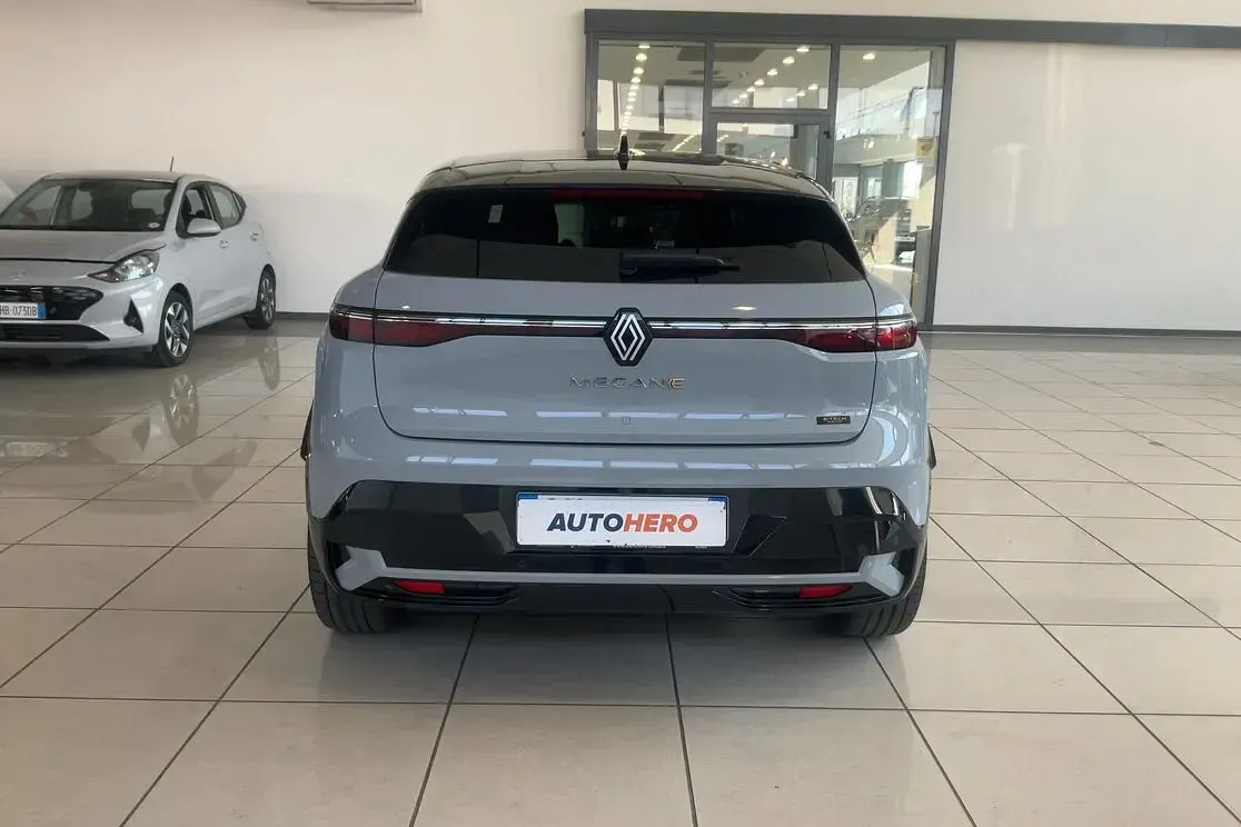 Usata Renault Megane E-Tech Techno 160 kW (218 CV) 2024 Grigio
