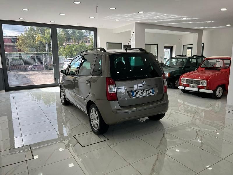 Usata Fiat Idea Emotion 90 CV (66 kW) 2007 Grigio Monovolume