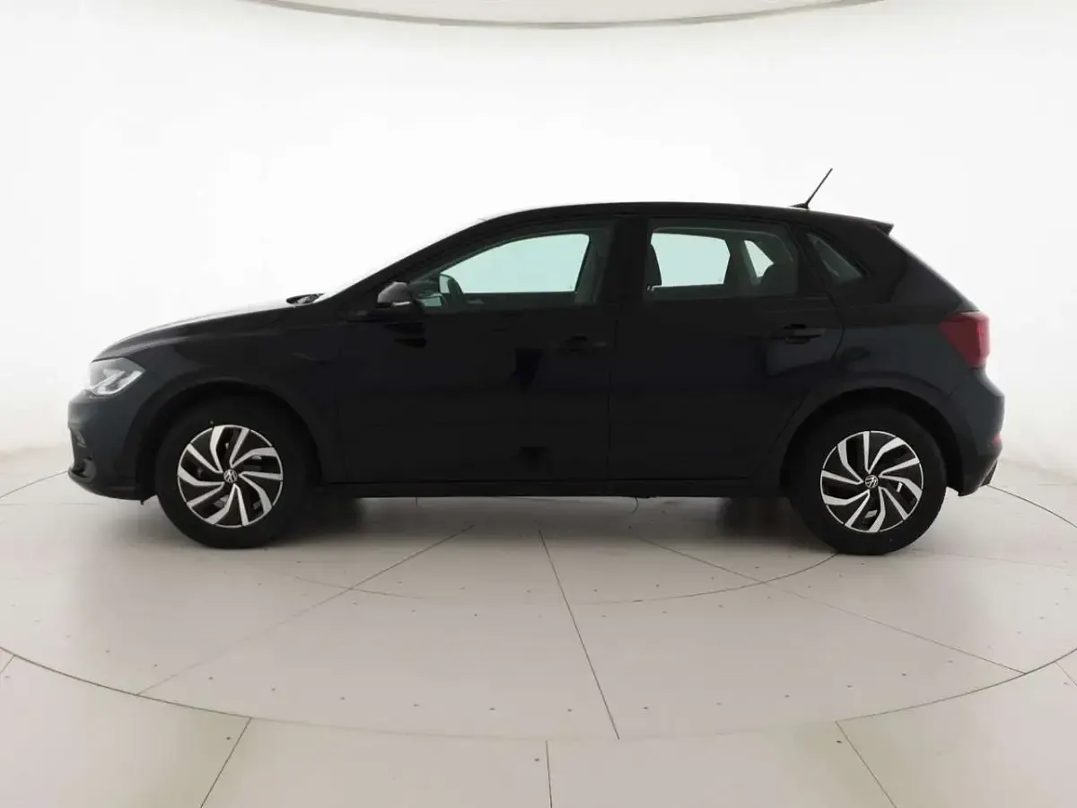 Usata VW Polo Life 95 CV (69 kW) 2025 Deep black perlato Utilitaria