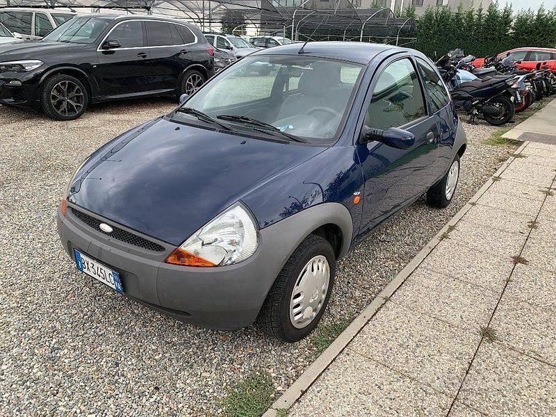 Blu Usata 2001 Ford Ka Collection Due volumi | 1290 € (Buon prezzo) - Immagine 1/4