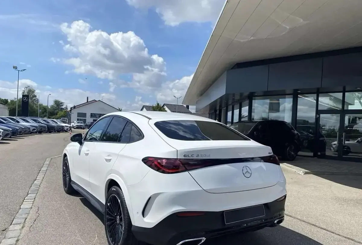 Usata Mercedes GLC220 AMG 197 CV (144 kW) 2025 Bianco polare unilack SUV