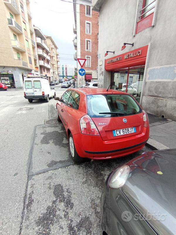 Usata Fiat Stilo 101 CV (74 kW) 2005 Rosso