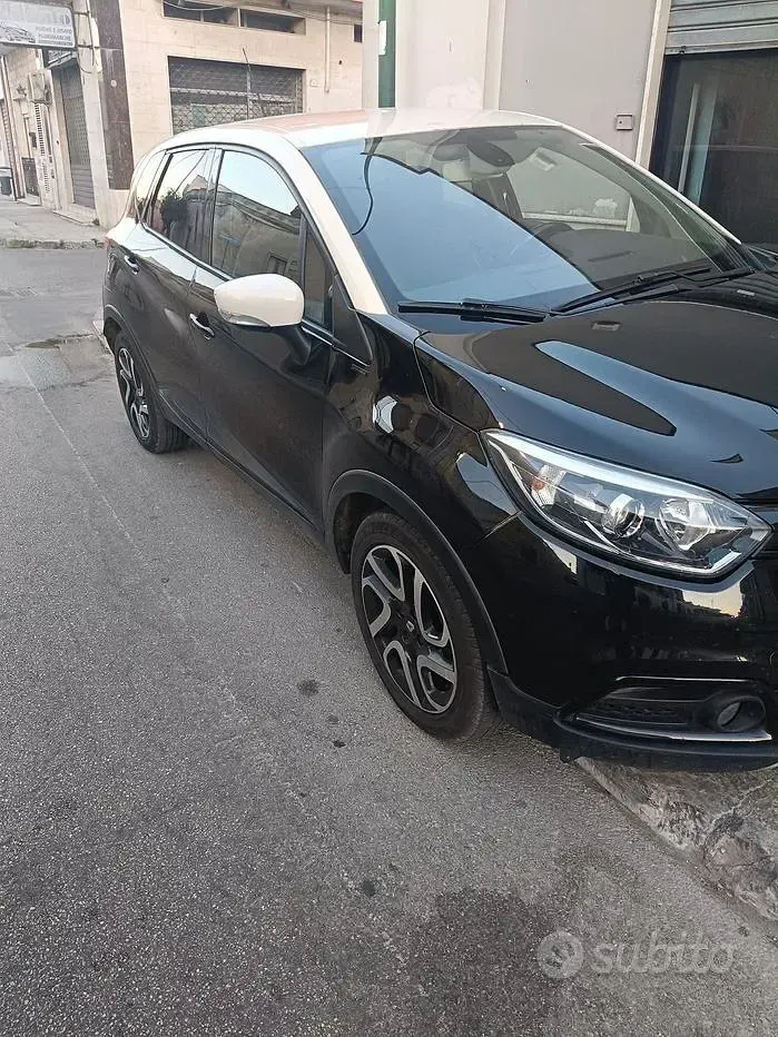 Usata Renault Captur 90 CV (66 kW) 2016 Nero SUV
