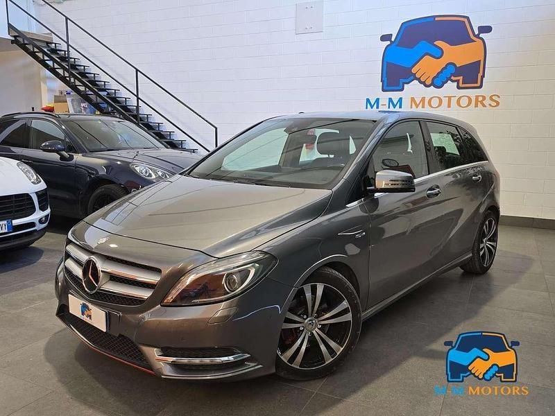 Usata Mercedes B200 Premium 136 CV (100 kW) 2012 Grigio Monovolume