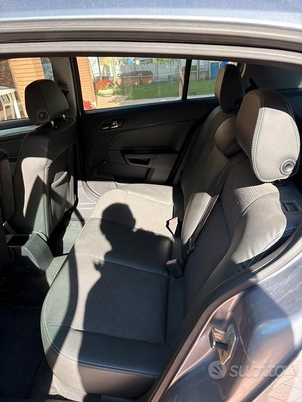 Usata Opel Astra 90 CV (66 kW) 2008 Grigio Berlina