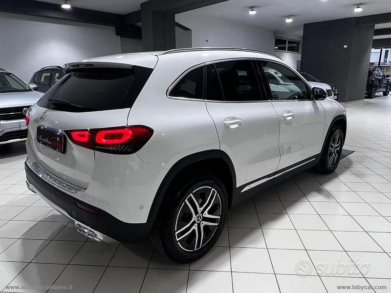 Usata Mercedes GLA200 150 CV (110 kW) 2022 Bianco SUV
