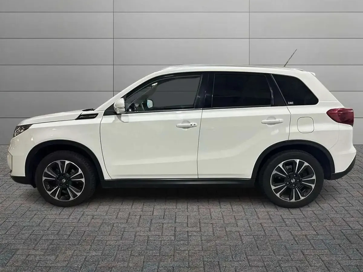 Usata Suzuki Vitara 111 CV (81 kW) 2019 Bianco SUV