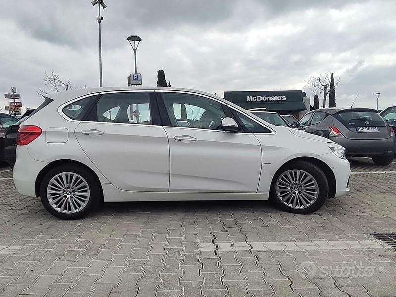 Usata BMW 220 Active Tourer Luxury Line 190 CV (139 kW) 2014 Bianco Monovolume