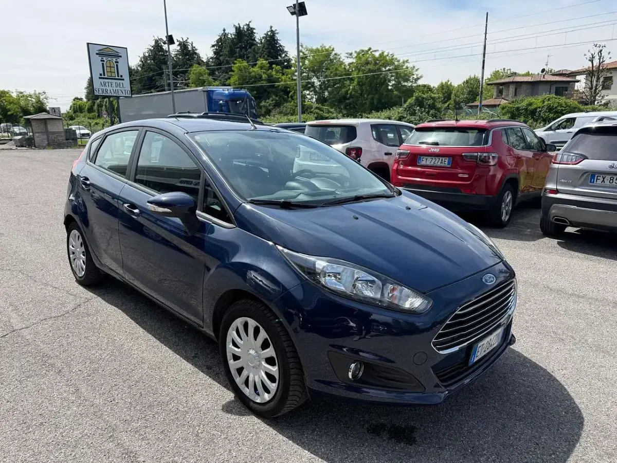 Second-hand Ford Fiesta 60 CP (44 kW) 2013 Albastru Berlinǎ