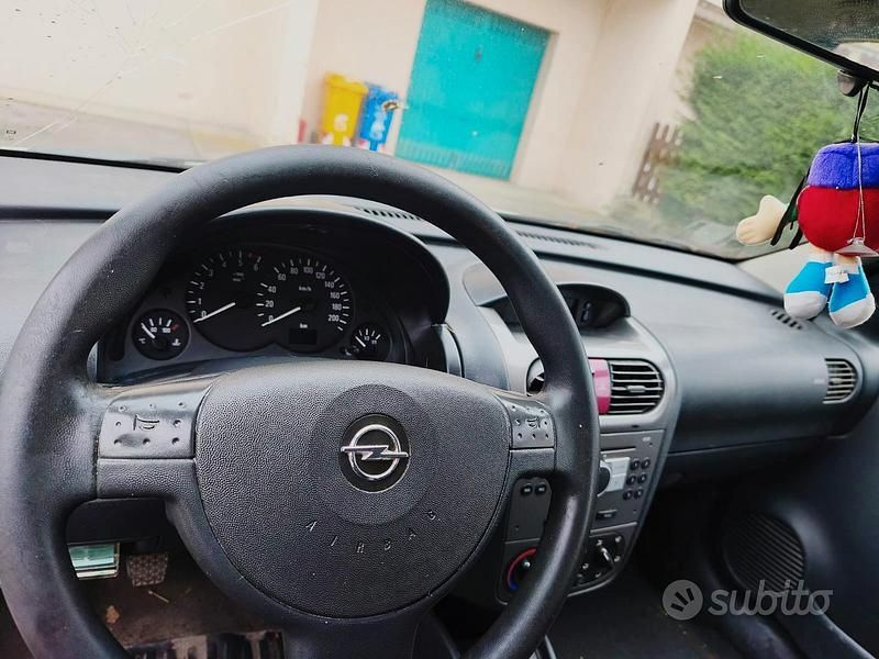 Occasion Opel Corsa Enjoy 69 ch (50 kW) 2005 Gris Citadine