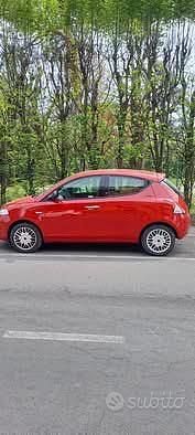 Usata Lancia Ypsilon 69 CV (50 kW) 2017 Rosso Utilitaria