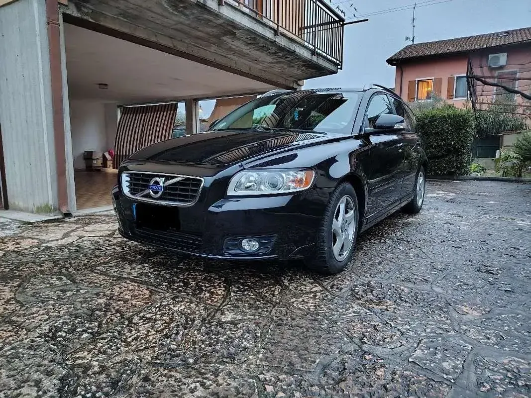Usata Volvo V50 Plus 114 CV (83 kW) 2012 Nero Station wagon
