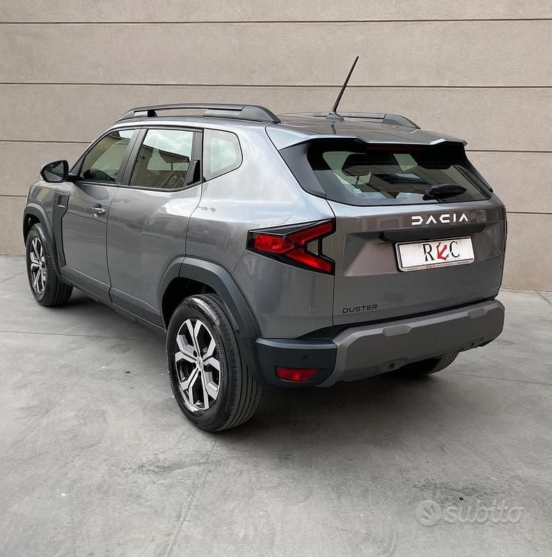 Usata Dacia Duster 101 CV (74 kW) 2025 Grigio Station wagon